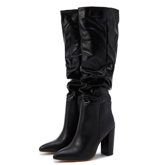 Bota Feminina Cano Longo De Couro Modelo ANAMARIE - Vista Principal - Lojas LA
