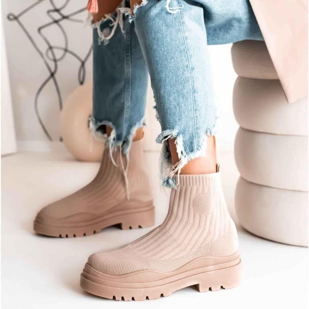 Bota Cano Curto Feminina Tratorada Modelo PENELOPE - Vista Meia Cano - Lojas LA