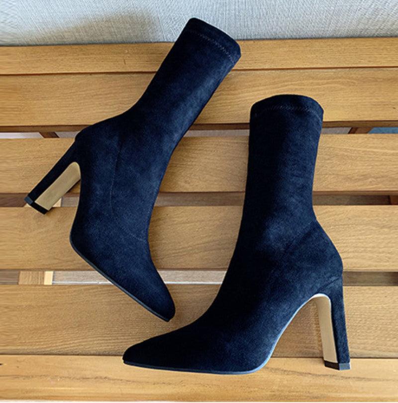 Bota de Salto Alto Grosso Modelo Meia FLOCK - Versão Preta - Lojas LA