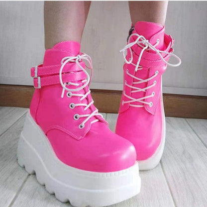 Bota Coturno Tratorado Feminino Modelo ARABELLA - Vista Frontal - Lojas LA