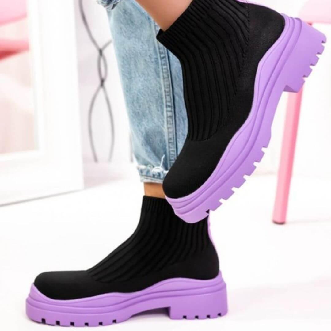Bota Cano Curto Feminina Tratorada Modelo PENELOPE - Detalhe Sola Tratorada - Lojas LA