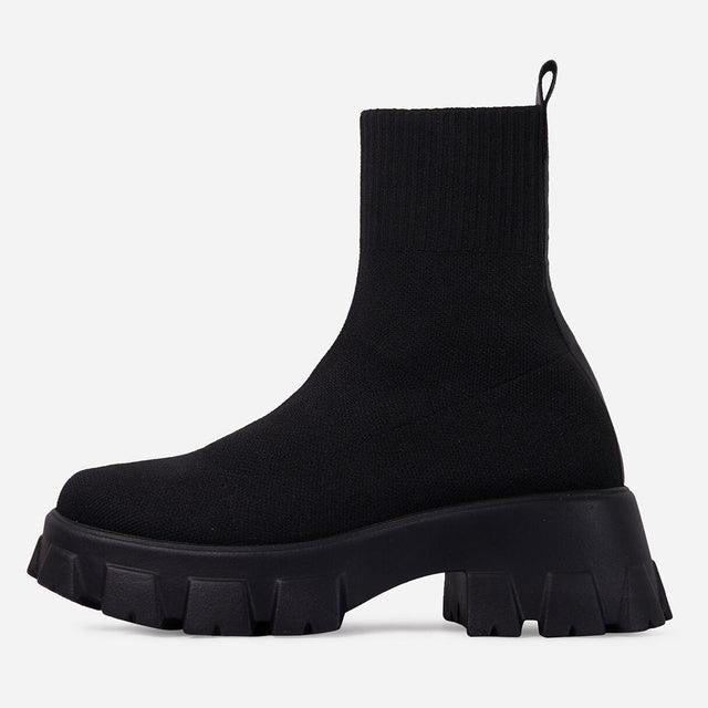 Bota Tratorada Cano Curto Feminina Modelo MILA - Vista Principal - Lojas LA