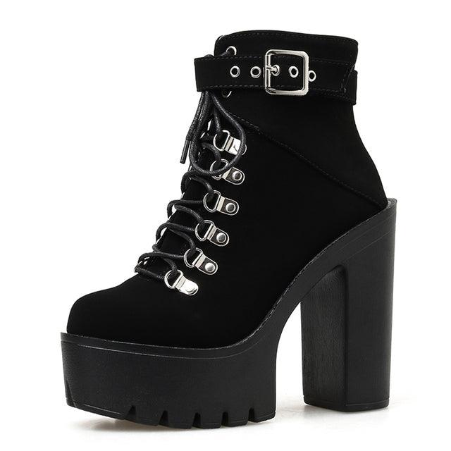 Bota Tratorada Feminina Cano Curto Modelo KATHLEEN - Vista Lateral - Lojas LA
