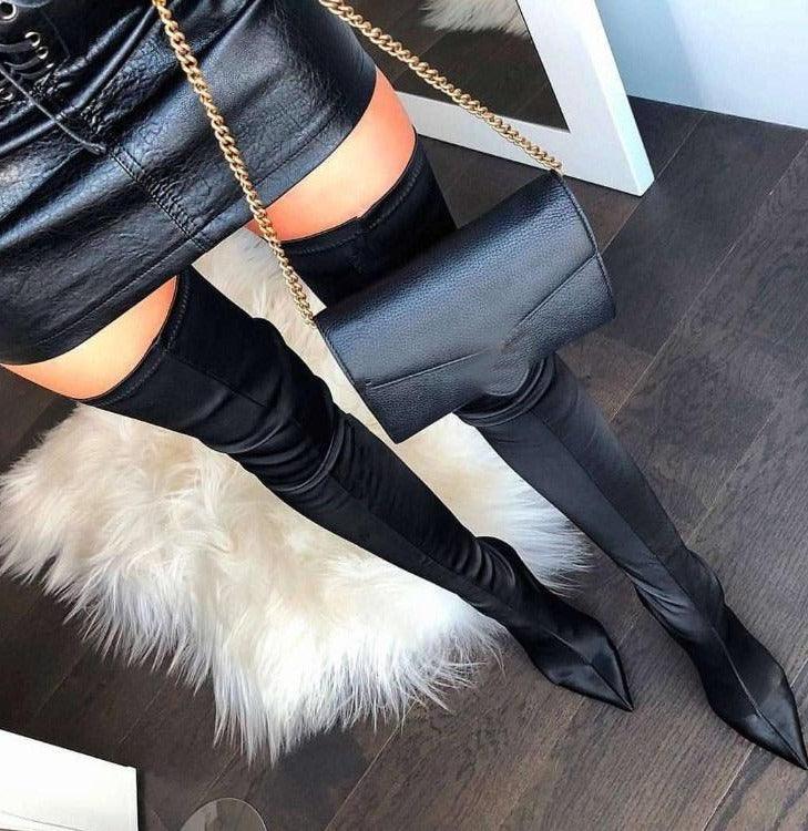Bota Feminina Cano Longo Modelo TIANE - Versão Preta - Lojas LA