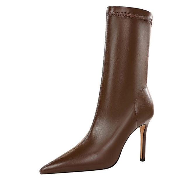 Bota Feminina De Couro Modelo PLUTÔNIO - Vista Lateral - Lojas LA