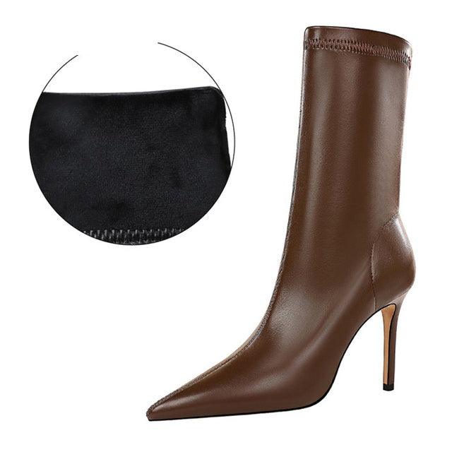 Bota Feminina De Couro Modelo PLUTÔNIO - Detalhe Salto Alto - Lojas LA
