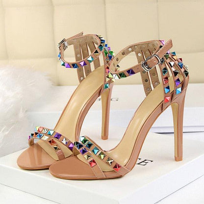 Sandália Feminina Com Fivela E Salto Alto Modelo SPIKE - Lojas LA
