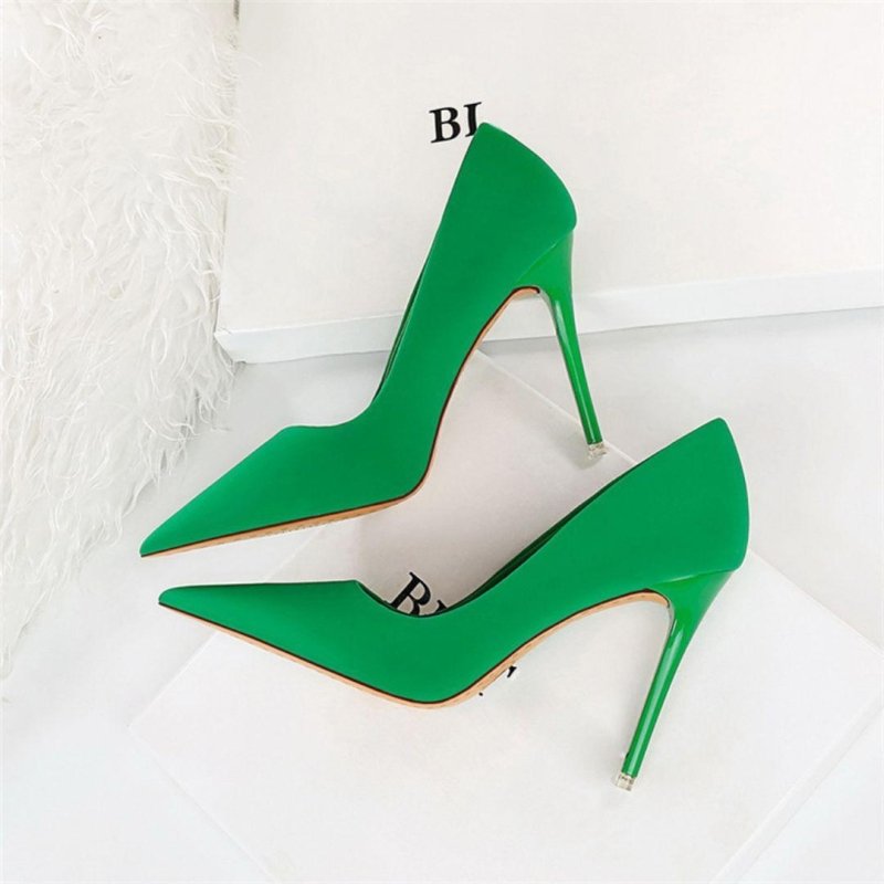 Sapato Scarpin Feminino Bico Fino Modelo ELITALIA - Lojas LA